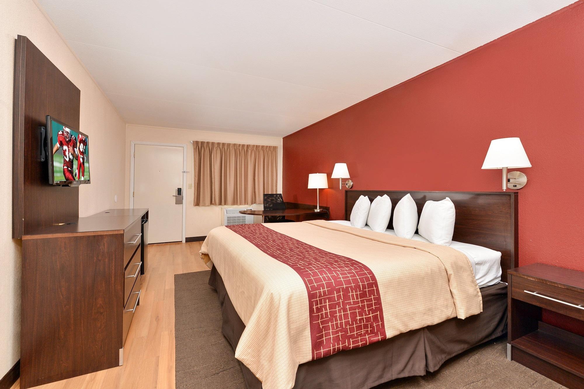 Red Roof Inn Marietta Exterior photo