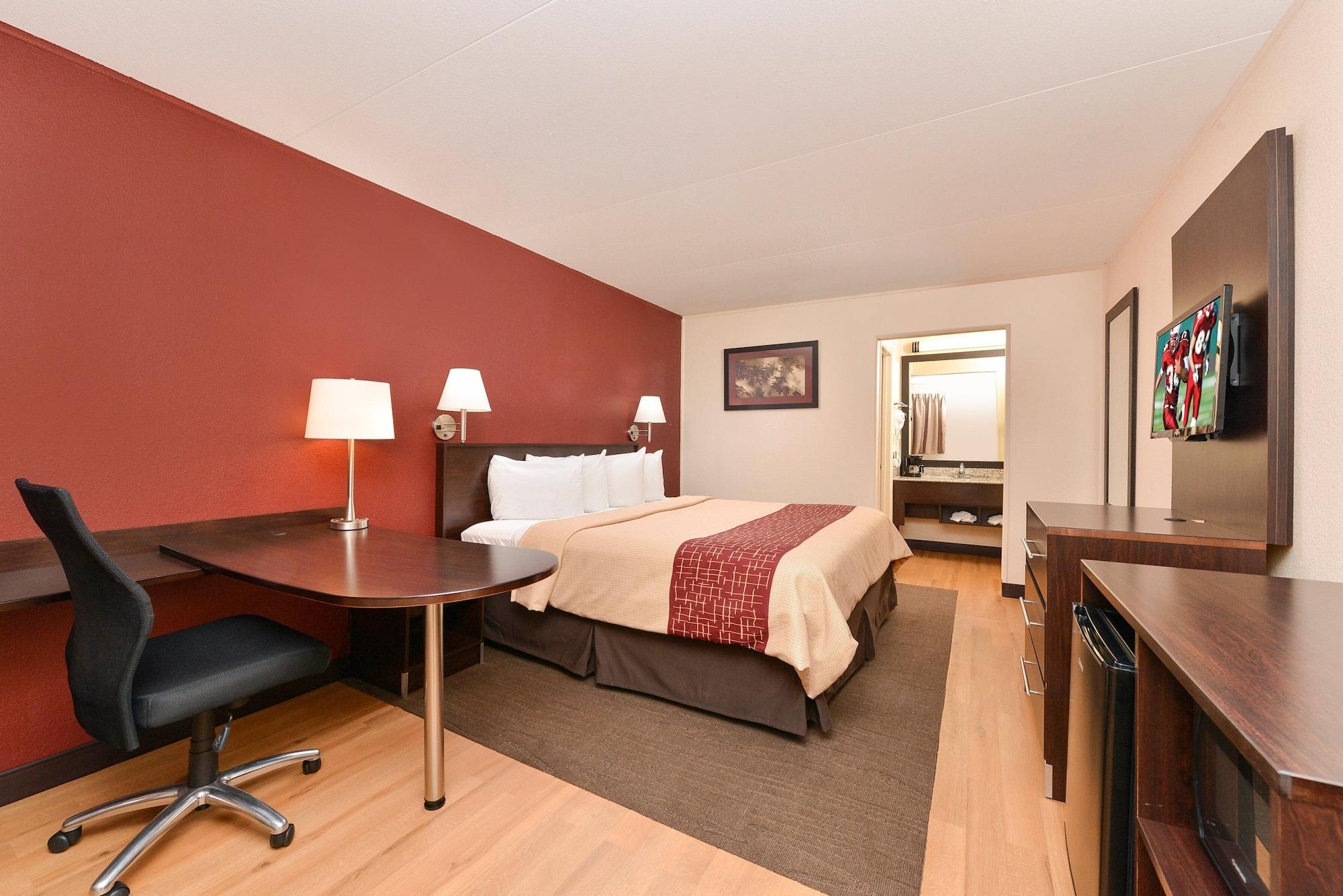 Red Roof Inn Marietta Exterior photo